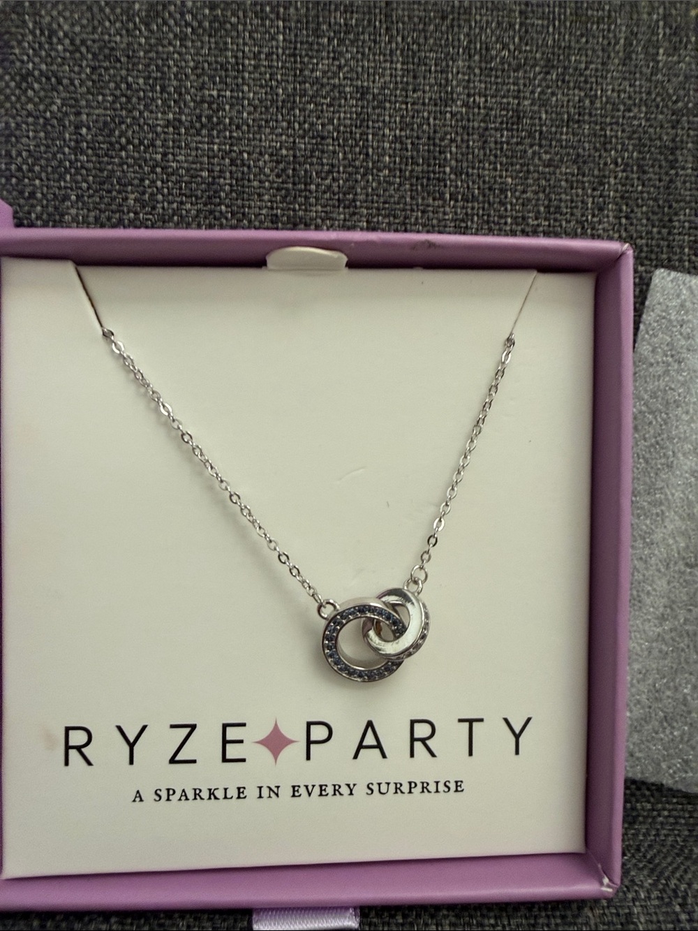 Ryze Party .925 sterling Silver Interlocking Circle Necklace - Silver